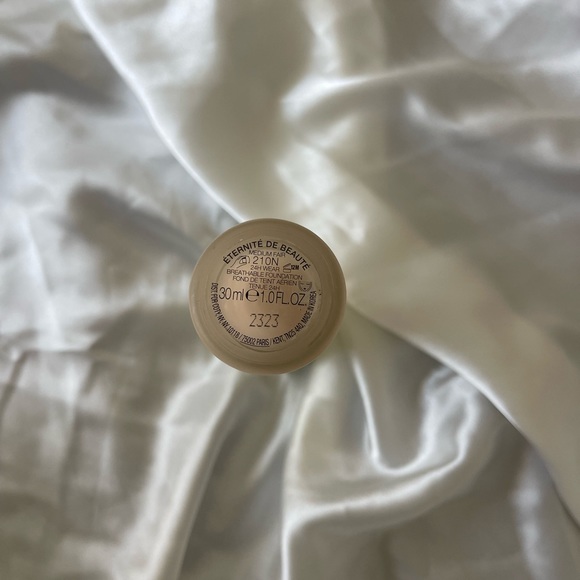 GUCCI 24-hour full coverage foundation - Picture 2 of 2